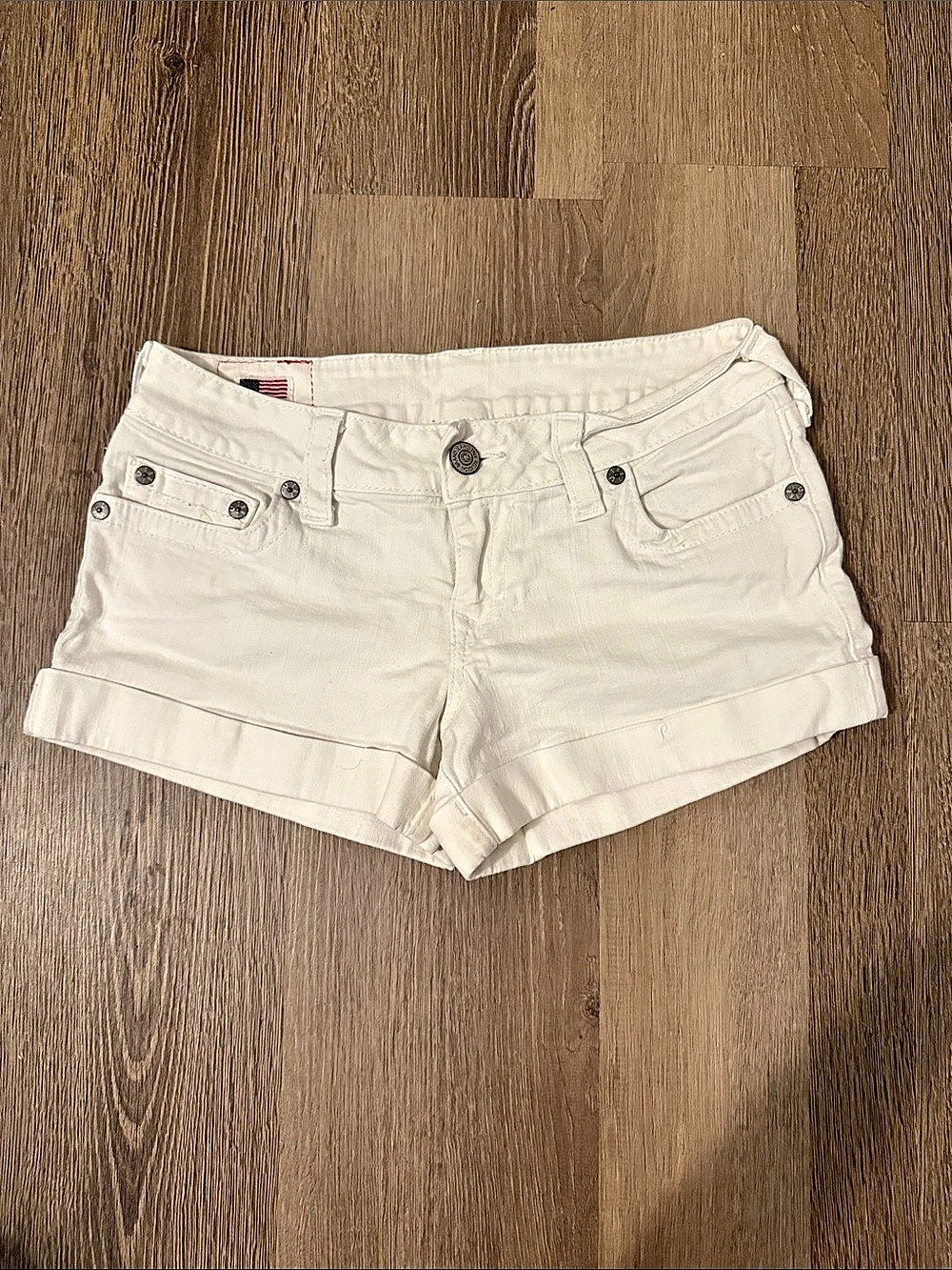 True Religion Allie Cuffed Denim Shorts Jean Shorts in White Waist 30